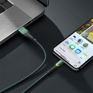 Mcdodo nylon Lightning naar USB kabel 1,8 meter zwart